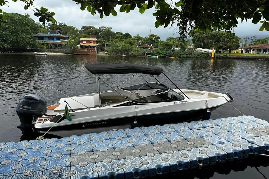 Lancha Ventura 25